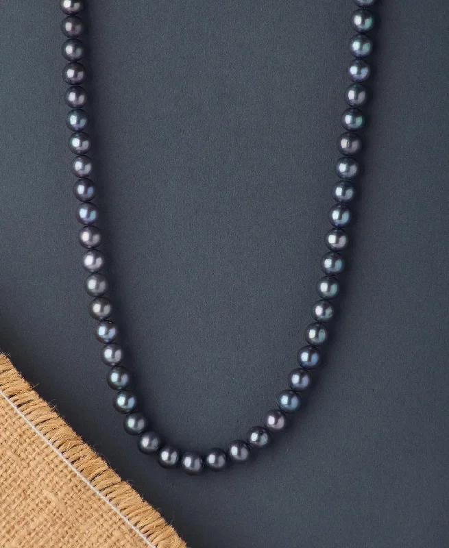 Elegant Black Pearl Necklace