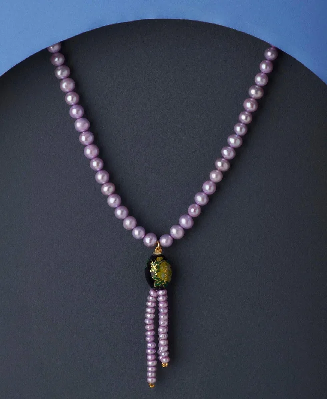 Fashionable Round Pearl Necklace